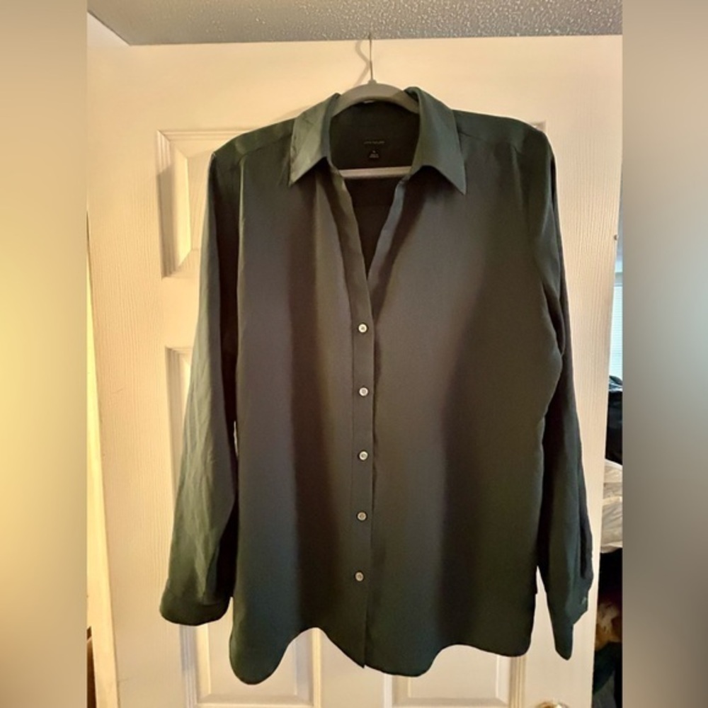 Ann Taylor Dark Green Button Down Blouse Size XL
